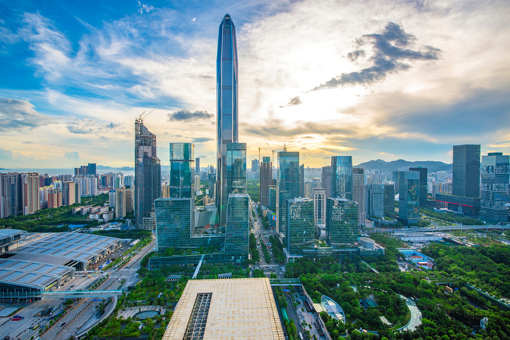 El Ping An Finance center cuenta con 115 pisos entre los cuales, un centro comercial de lujo